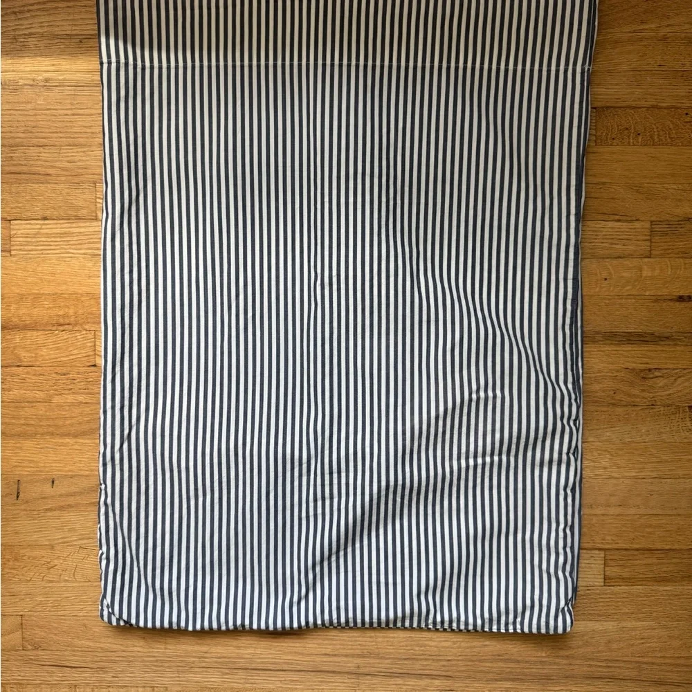 2 Pottery Barn Pillowcases Standard Gray‎ Stripe 26